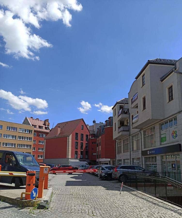 Fajny Kat - Apartamenty W Centrum, Najwyzsze Opinie Gosci Jelenia Gora Dış mekan fotoğraf